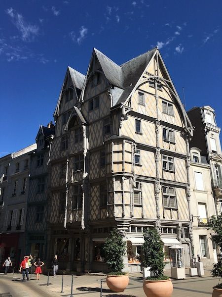 Casa de Adán, Angers