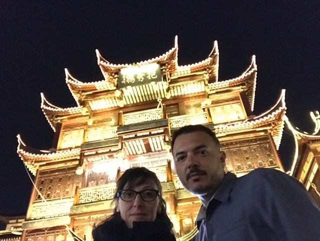 Eva y Óscar durante su viaje por China