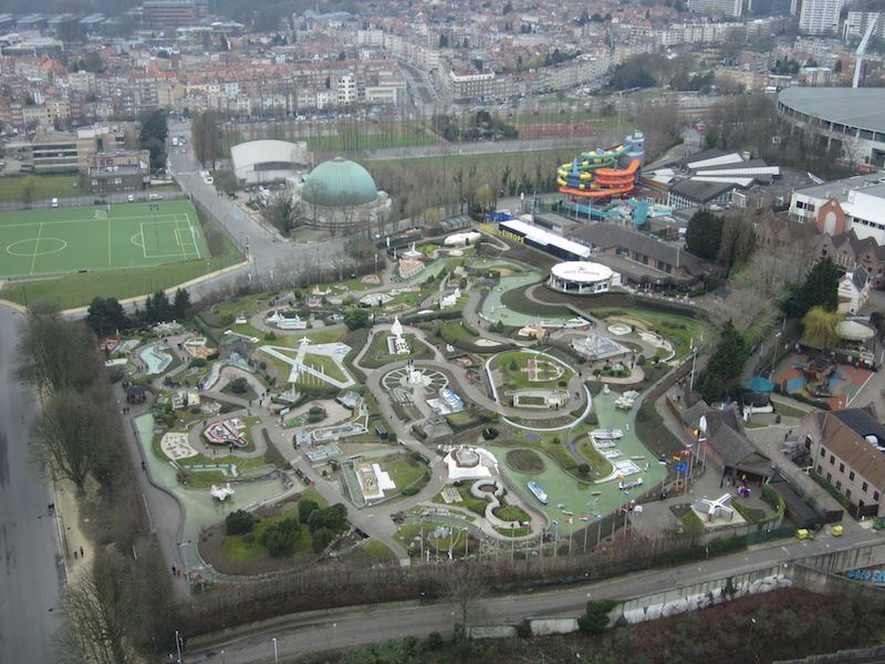 Atomium16