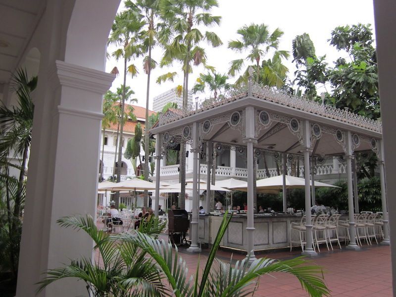 Raffleshotel1