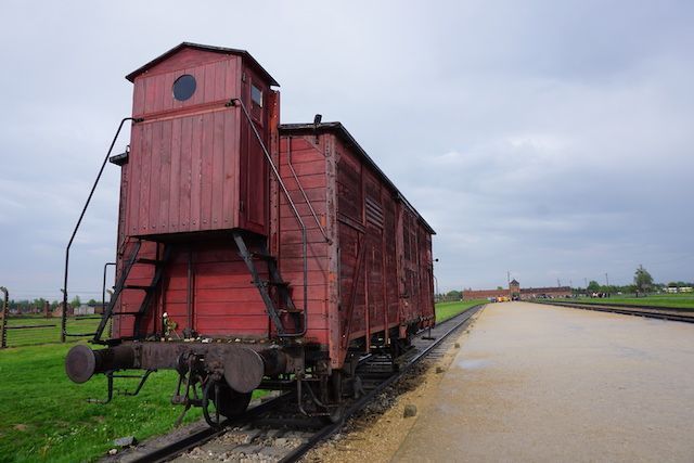 Auschwitz4
