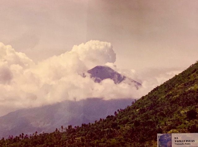 Volcán Gamalama (Ternate) visto desde Tidore