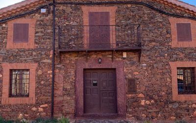 Los pueblos rojos y negros de la Sierra de Ayllón: Visita a Madriguera y a El Muyo