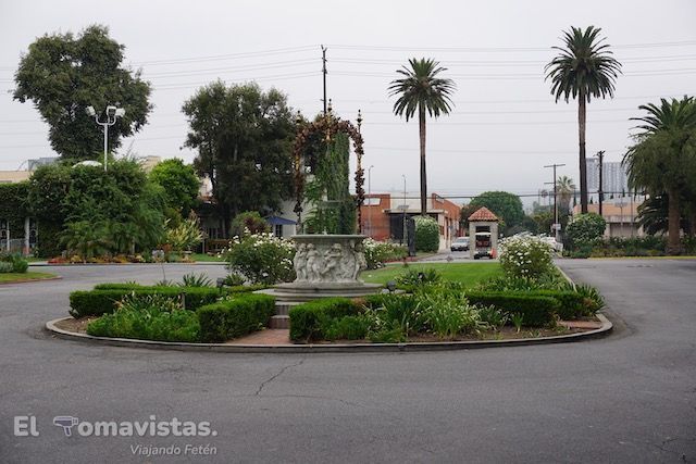 Entrada principal al Hollywood Forever Cemetery