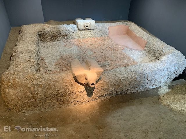 Restos de la gran fuente romana en el Museo arqueológico San Roque, en Lugo