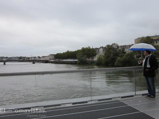 Río Loira a su paso por Nantes