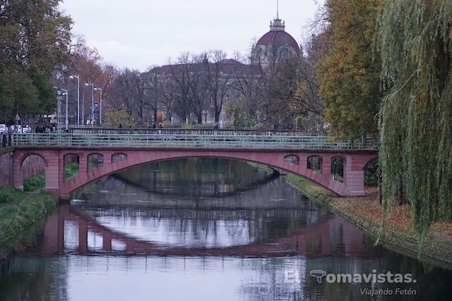 Puentes y pasarelas a lo largo del Quai Lezay Marnésia, Estrasburgo