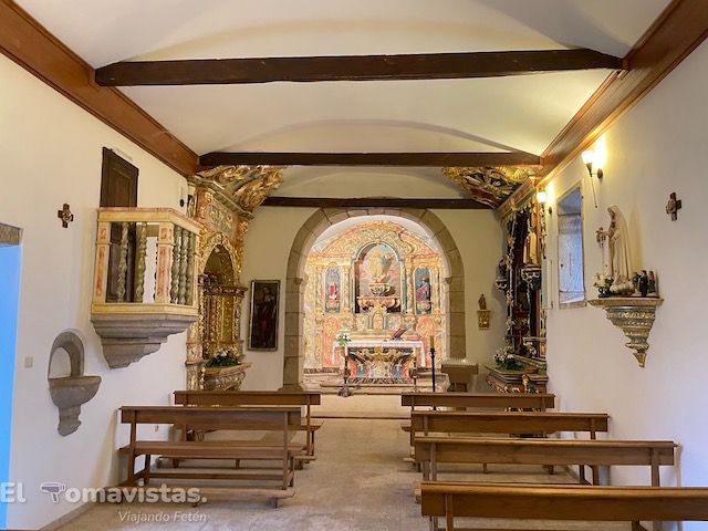 Interior de la iglesia de Dine