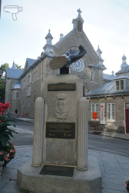 Monumento a la fundadora del Monasterio de las Ursulinas, Quebec