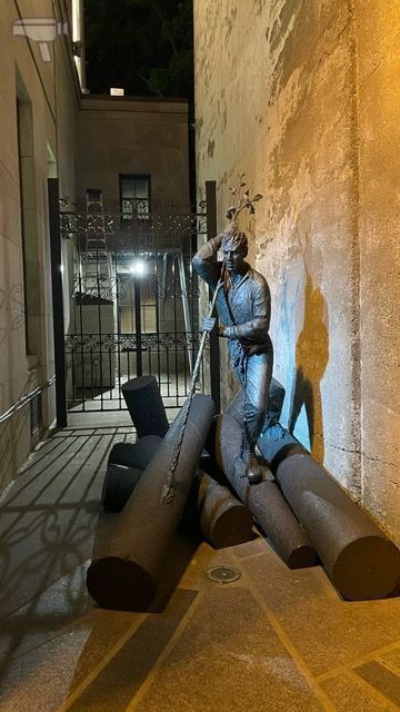 Price Memorial, Quebec
