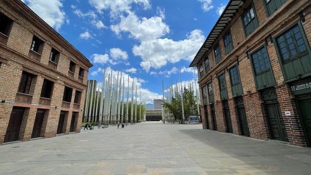 Plaza Cisneros, Medellín