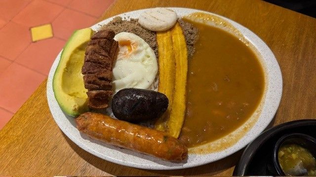 Bandeja paisa, Medellín