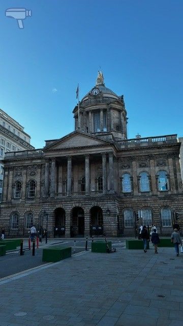 El Ayuntamiento de Liverpool, con su cúpula y fachada georgiana, es una joya arquitectónica del siglo XVIII que ha sido testigo de los grandes momentos de la ciudad.