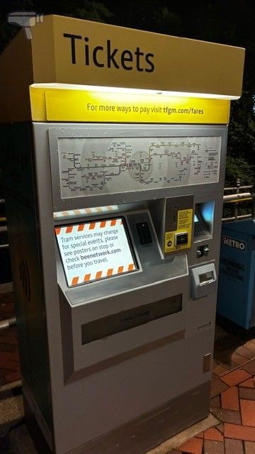 Máquina para comprar los tickets del Metrolink (Manchester).