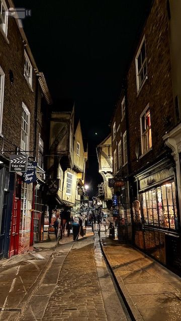 The shambles por la noche, sin tantos turistas.