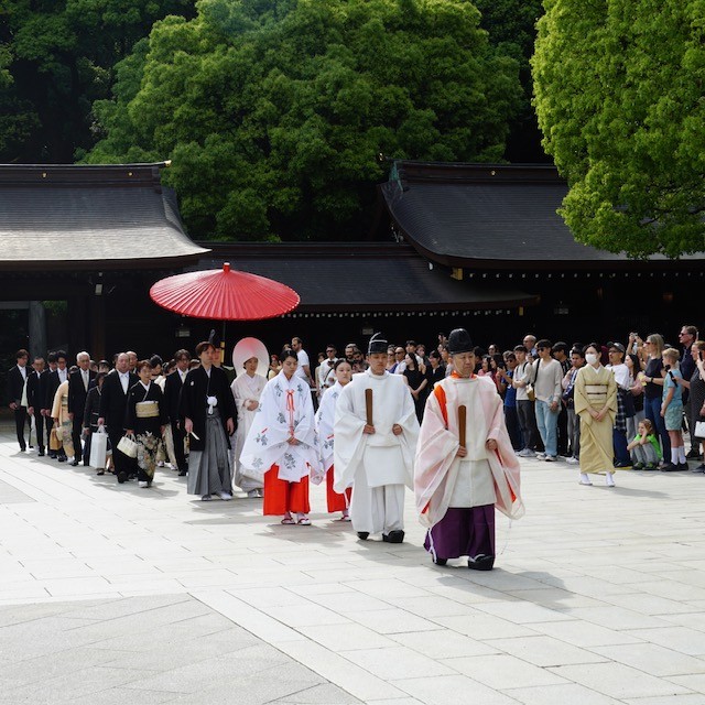 Boda tradicional japonesa en el Santuario Meiji de Tokio