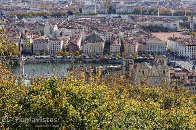 Panorámica del centro histórico de Lyon vista desde Fourvière