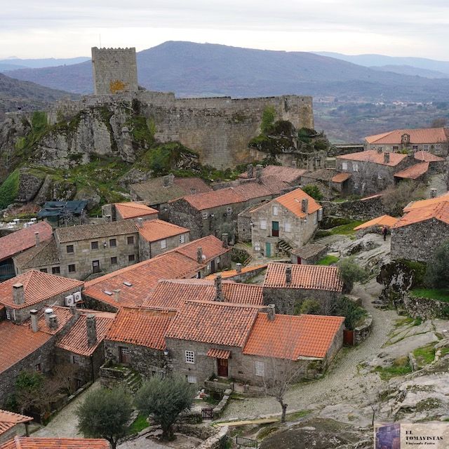 Castillo y casco histórico de Sortelha durante una ruta por las Aldeias Históricas de Portugal