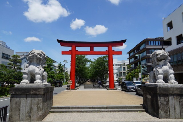 Gran torii de Wakamiya Ōji en Kamakura
