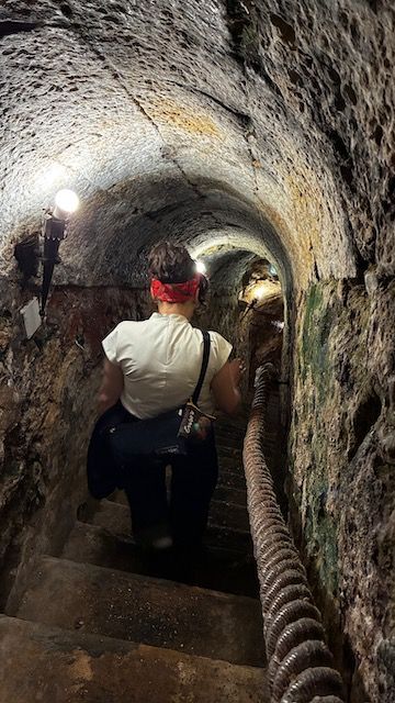 Interior de la bodega subterránea de El Lagar de Isilla en Aranda de Duero