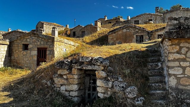 Bodegas tradicionales de Moradillo de Roa, cerca de Aranda de Duero